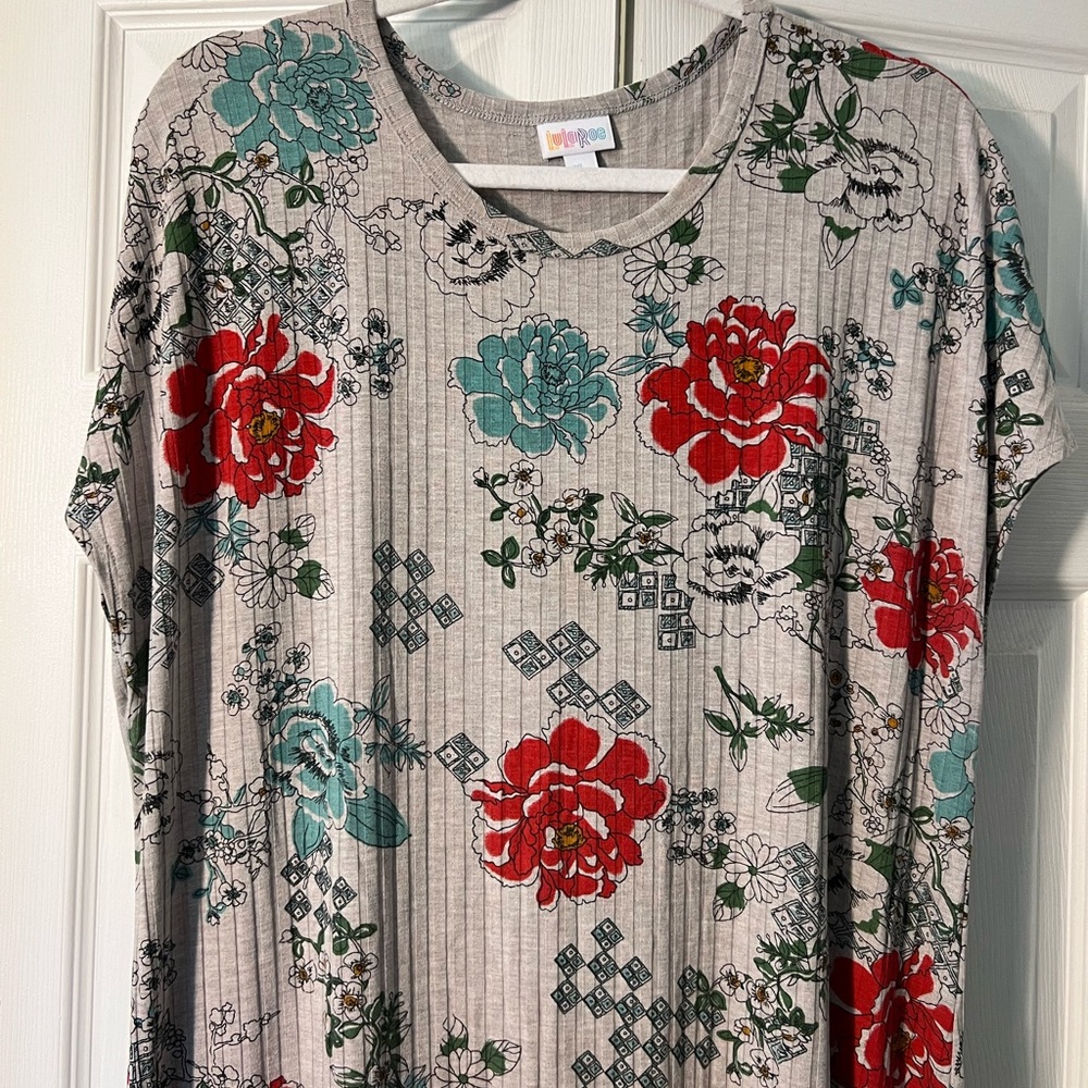 Smoke free home. Work handful of times. Light weight maxi dress